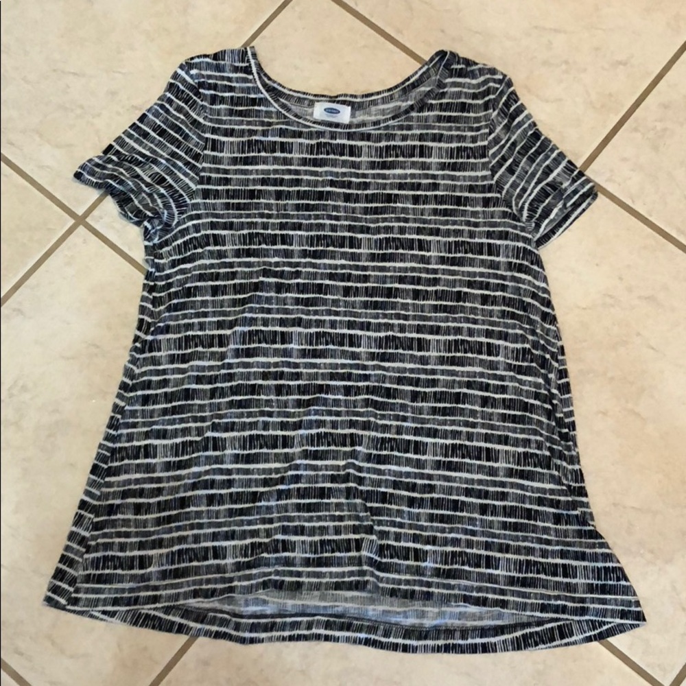 Black and white patterned shirt